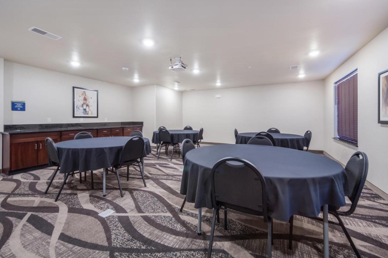Cobblestone Inn & Suites - Holdrege エクステリア 写真