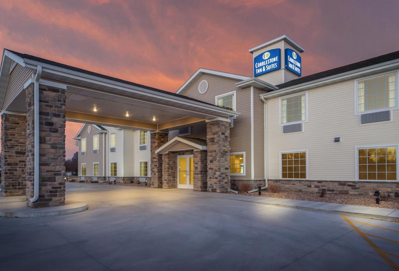 Cobblestone Inn & Suites - Holdrege エクステリア 写真
